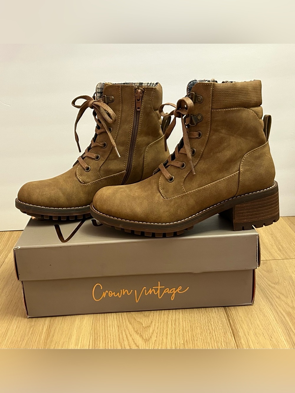 Crown Vintage Women's Tan Brown Lace-Up Ankle Boots with Side Zip